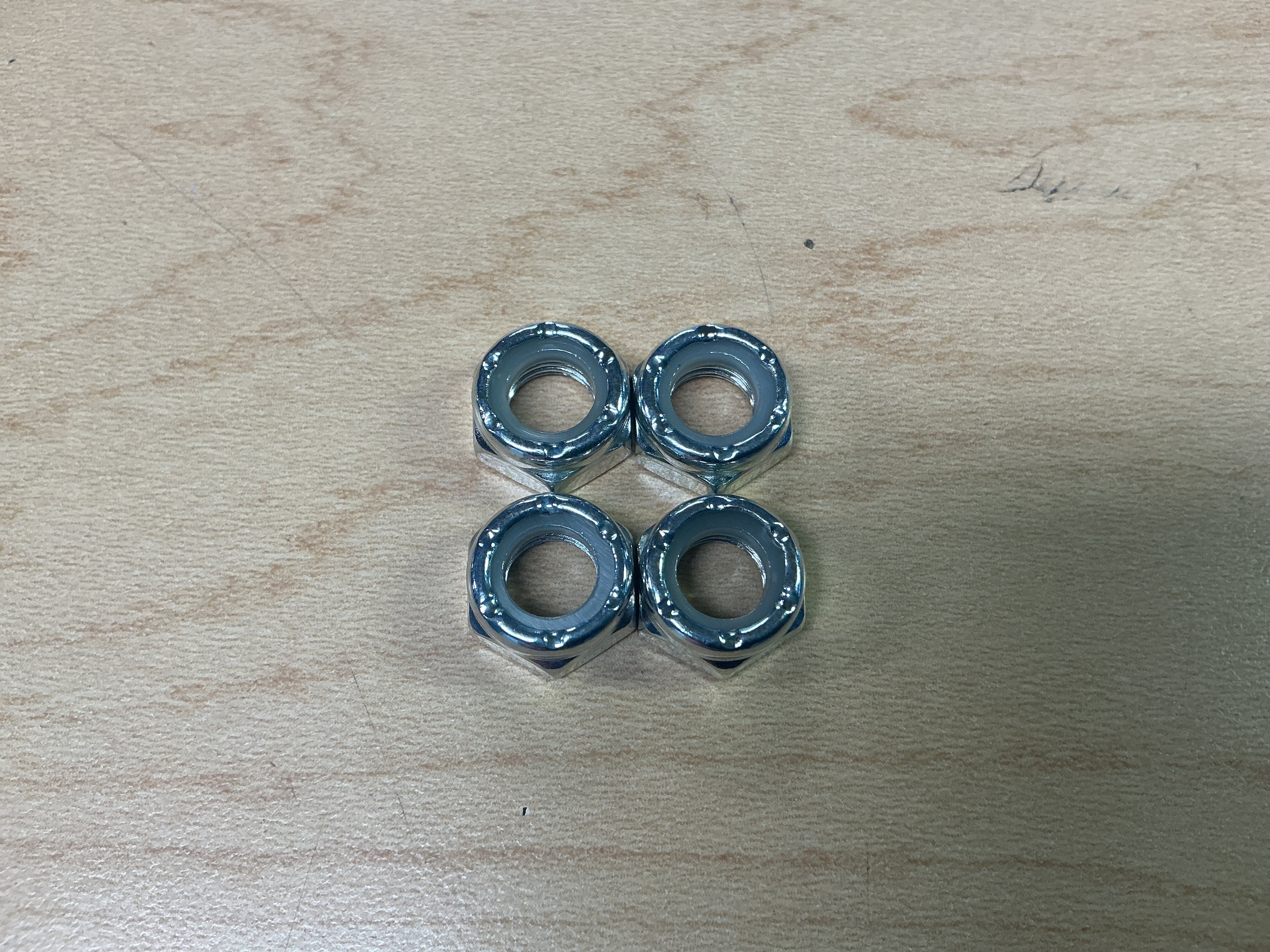 Mini Logo Axel Nuts 4pk