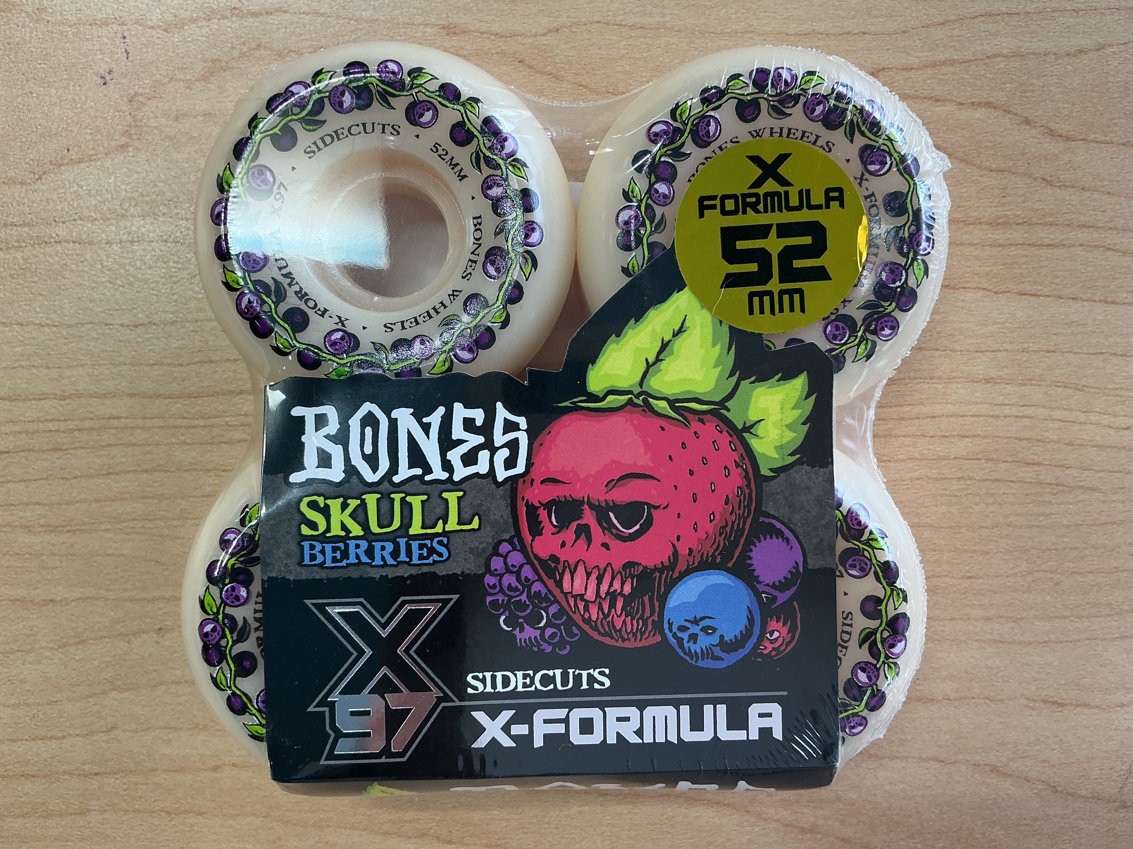 Bones Wheels X97 Skull Berries