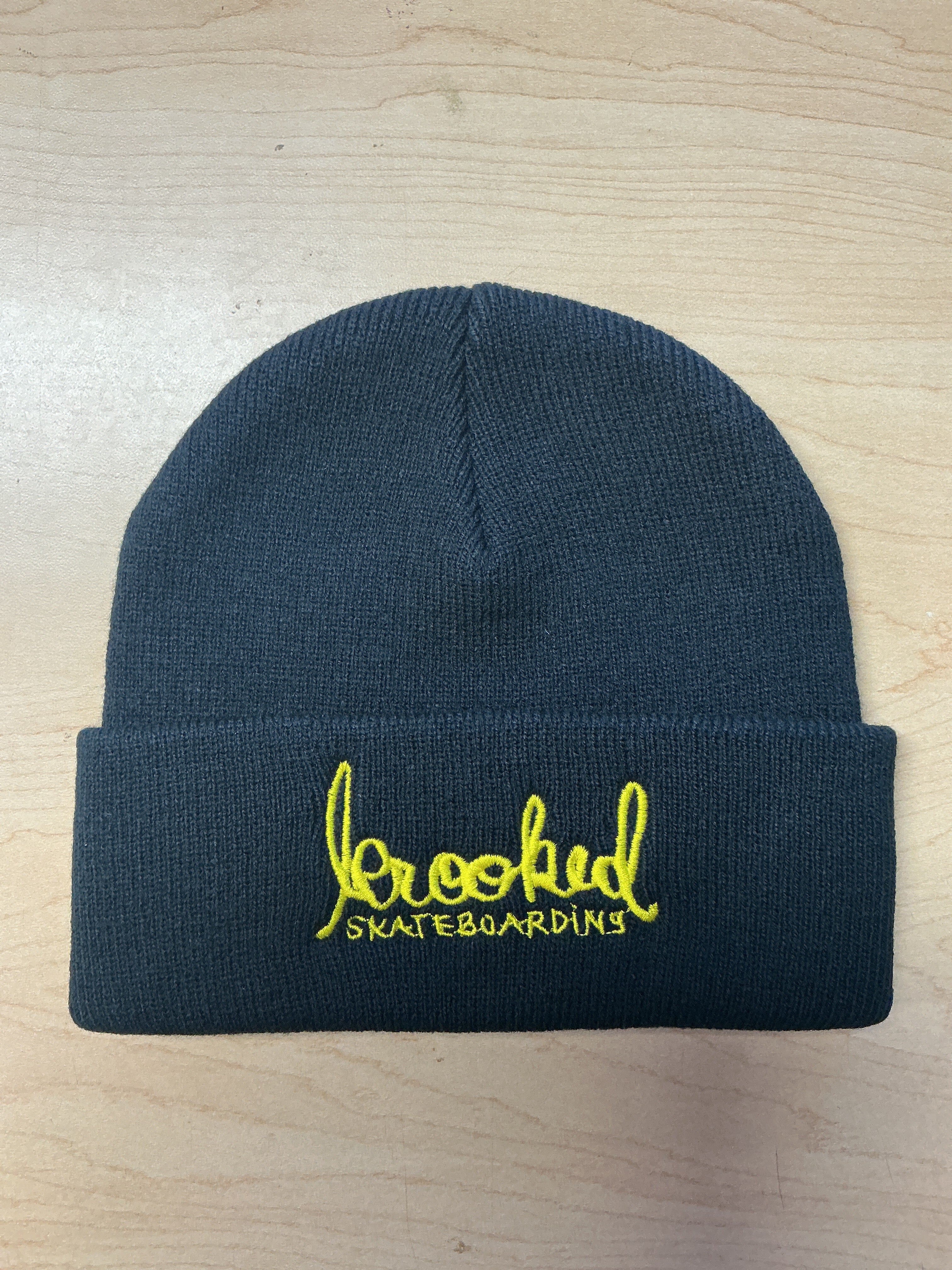 Krooked Script Cuff Beanie Black/Yellow