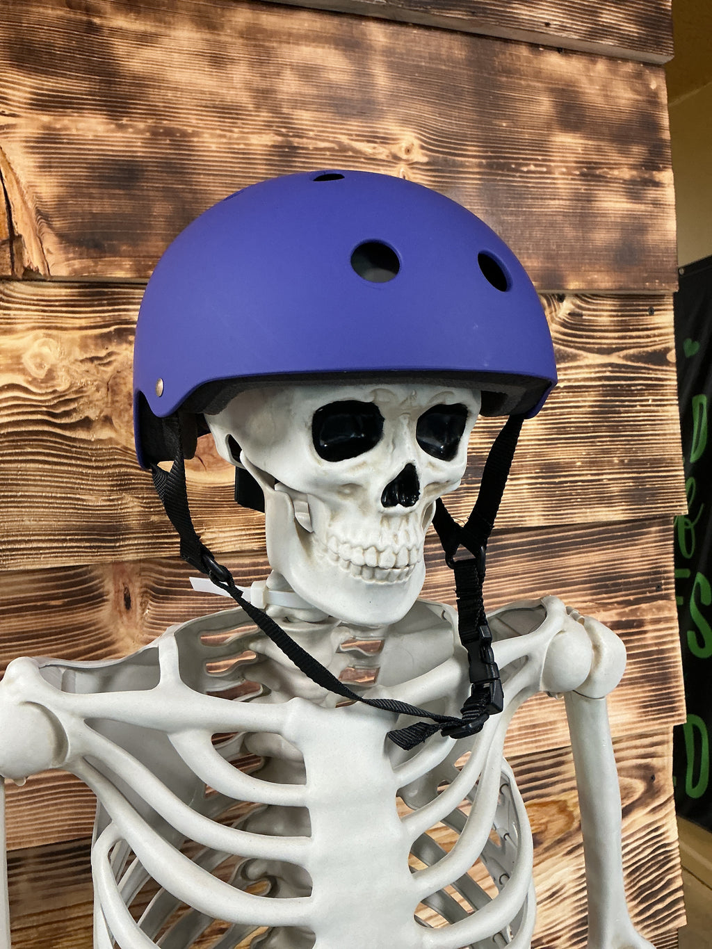 Industrial Flat Skateboard Helmet