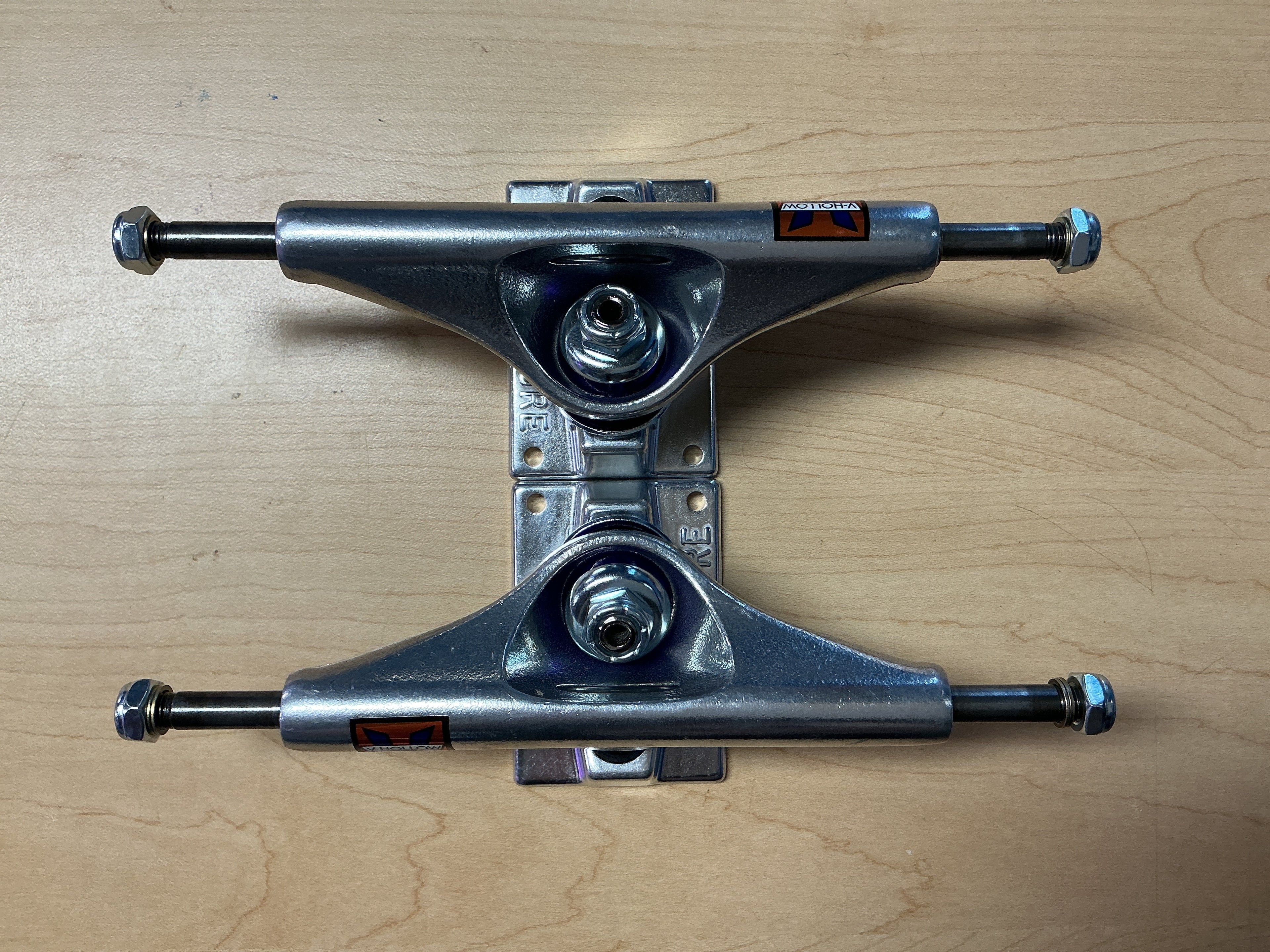 Venture Trucks HI V-Hollows 5.25” (Set of 2)