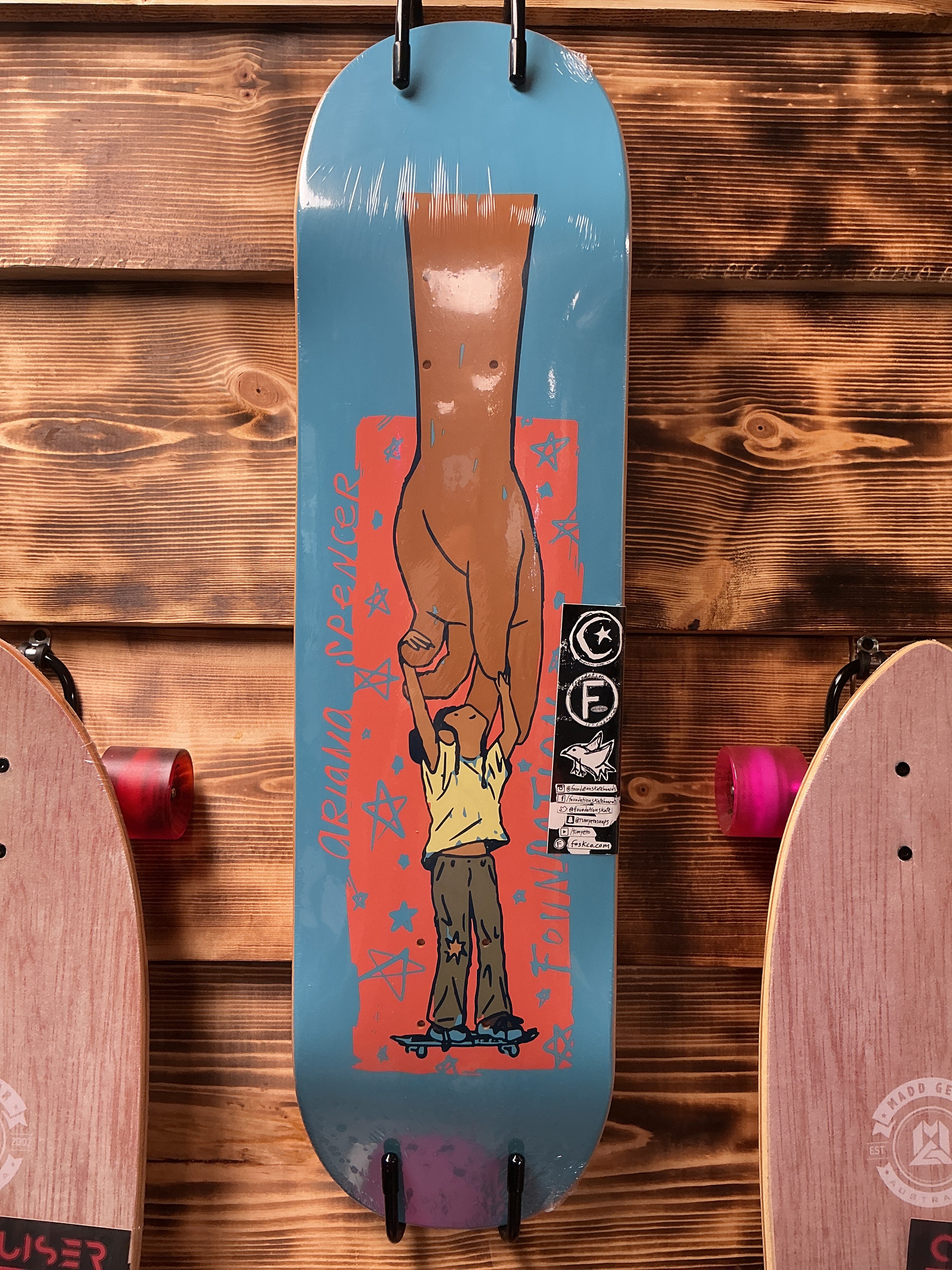 Foundation Ariana Spencer Hand Deck 8.13”